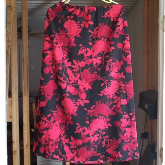 Skirt with matching jacket - Picture 6 of 6